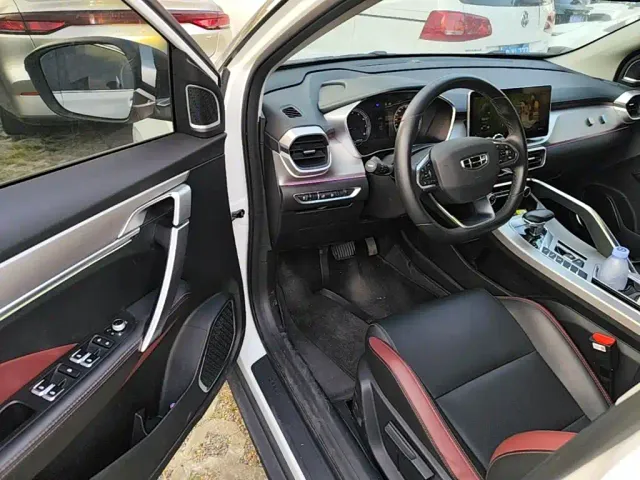 Geely Binyue — Фото автомобиля 15