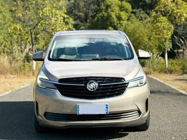 Buick GL8 — Фото автомобиля 2