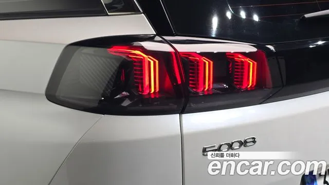 Peugeot 5008 2nd Gen — Фото автомобиля 8