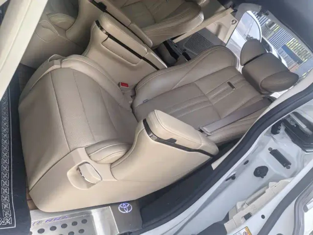 Toyota Sienna — Фото автомобиля 5