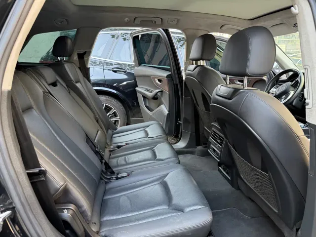 Audi Q7 — Фото автомобиля 24