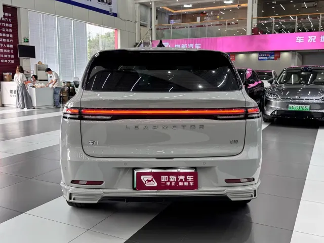 Leapmotor C10 — Фото автомобиля 9