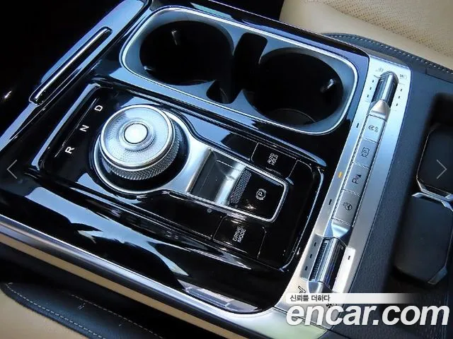Kia Carnival Generation 4 — Фото автомобиля 11