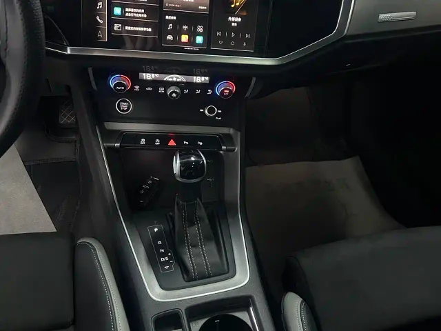Audi Q3 — Фото автомобиля 13