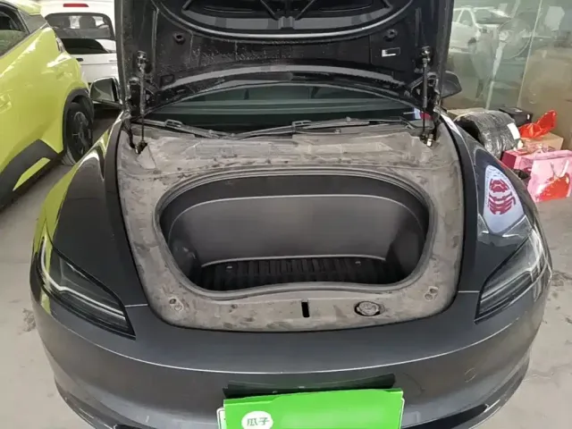 Tesla Model 3 — Фото автомобиля 19