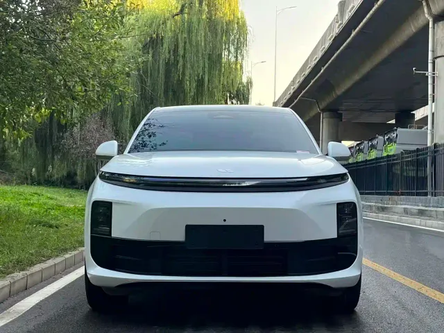 Li Auto L6 — Фото автомобиля 2