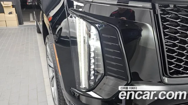 Cadillac Escalade — Фото автомобиля 7