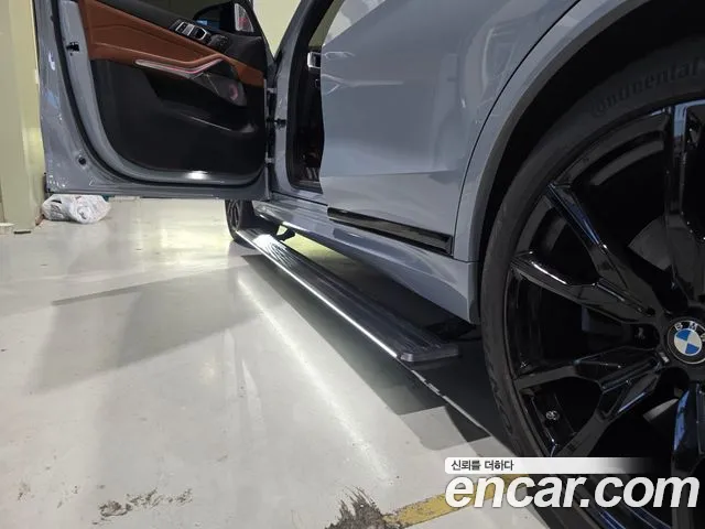 BMW X7 M60i xDrive M Sport 6 мест — Фото автомобиля 11