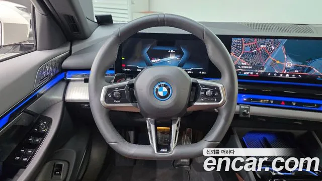 BMW i5 — Фото автомобиля 11