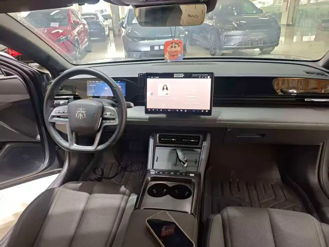 BYD Qin L — Фото автомобиля 6