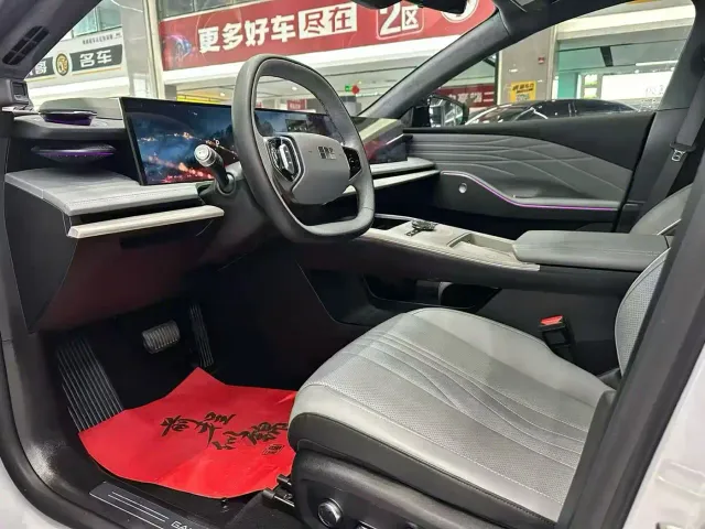 Geely Galaxy E8 — Фото автомобиля 4