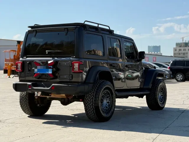 Jeep Wrangler — Фото автомобиля 8
