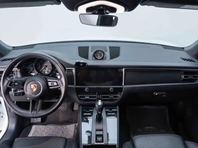 Porsche Macan — Фото автомобиля 12