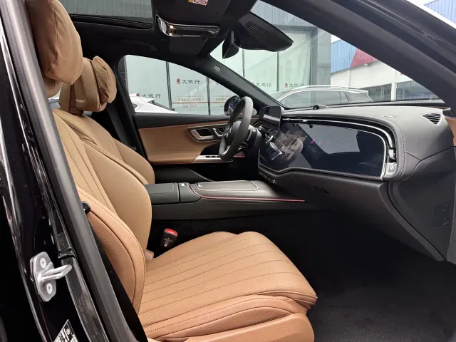 Mercedes-Benz E-Class — Фото автомобиля 6