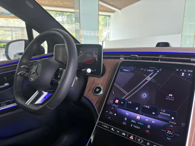 Mercedes-Benz EQE SUV — Фото автомобиля 9
