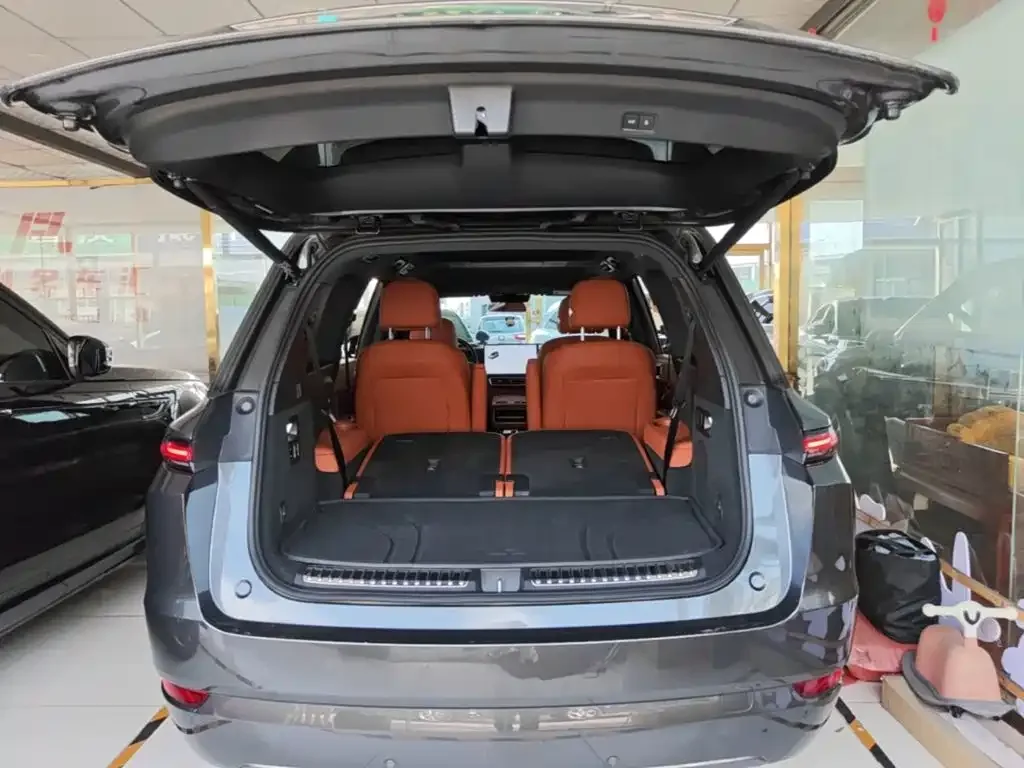 Li Auto Li Xiang L9 2022 Max — Фото автомобиля 18
