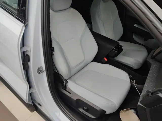 Volvo EX30 — Фото автомобиля 24