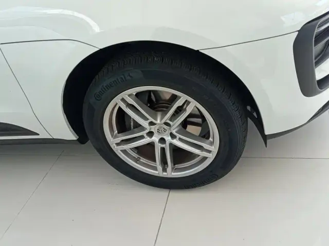 Porsche Macan — Фото автомобиля 6