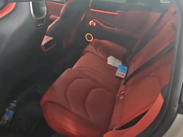 Xiaomi SU7 — Фото автомобиля 11