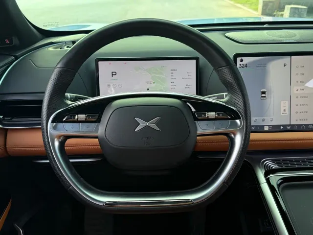 Xpeng G9 — Фото автомобиля 10