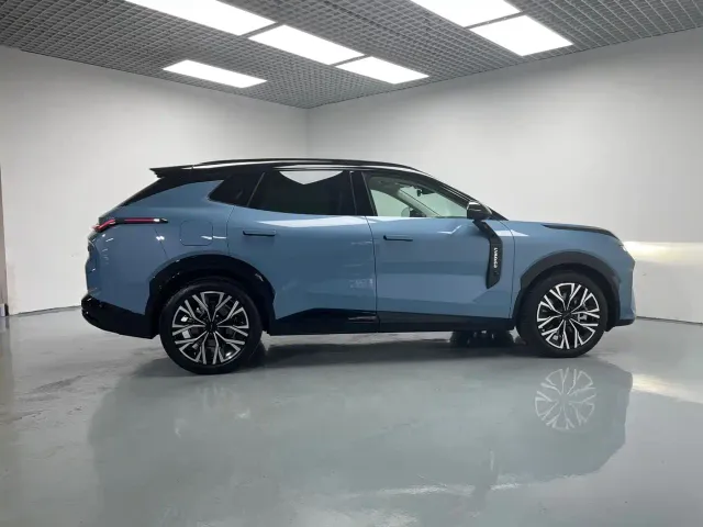 Lynk & Co 08 EM-P — Фото автомобиля 6