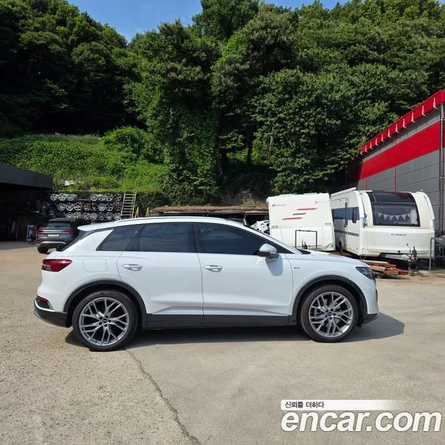 Audi Q4 e-tron F4 — Фото автомобиля 18