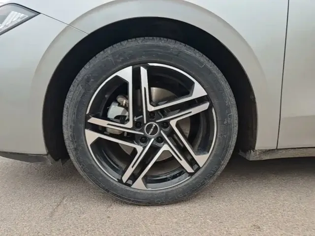 Roewe D7 — Фото автомобиля 22