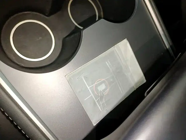 Tesla Model Y — Фото автомобиля 8