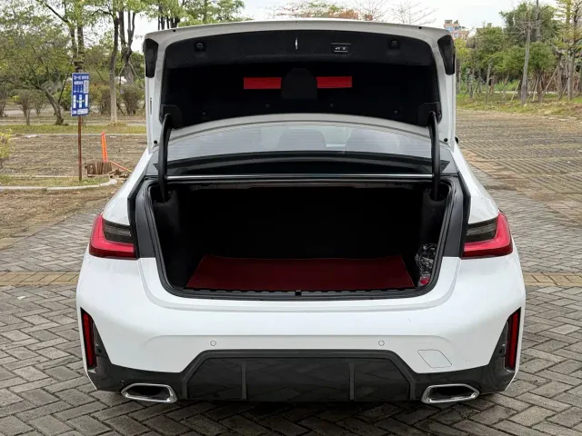 BMW 3 Series — Фото автомобиля 22