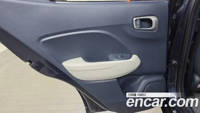 Hyundai Venue — Фото автомобиля 14