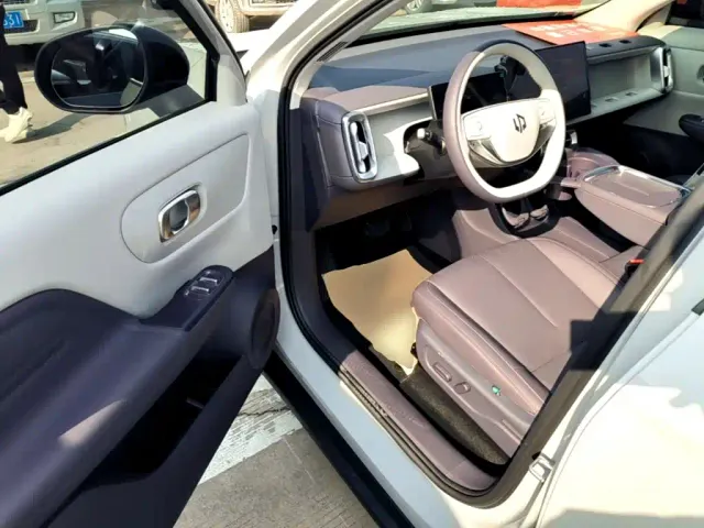 Leapmotor B10 — Фото автомобиля 15