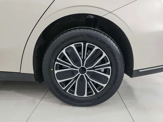 Geely Galaxy Stellar 6 — Фото автомобиля 16