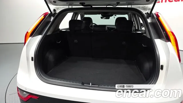 Kia Niro New — Фото автомобиля 26