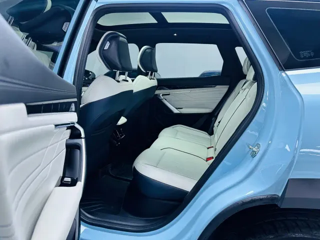 Geely Boyue L — Фото автомобиля 9