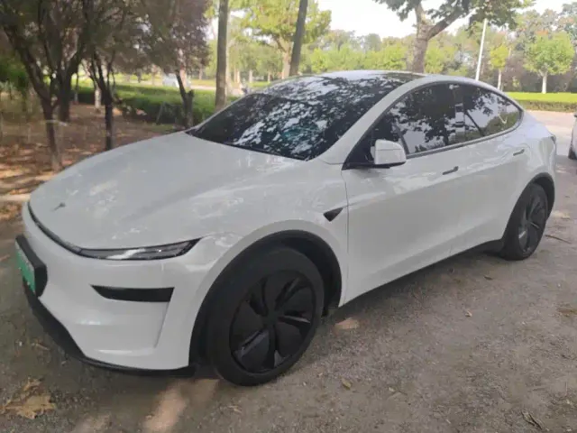 Фотография автомобиля — Tesla Model Y
