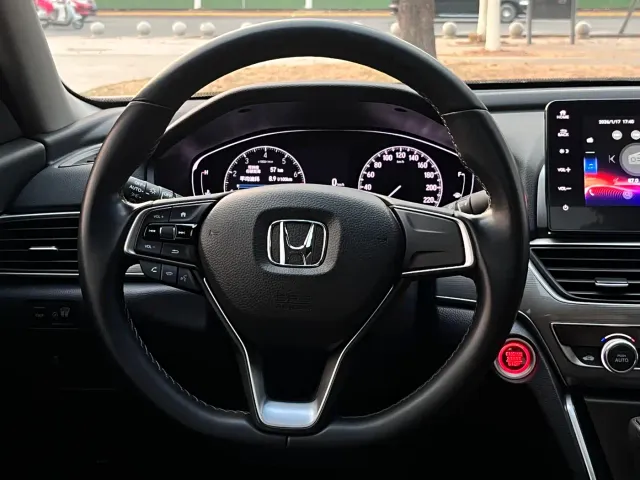 Honda Accord — Фото автомобиля 8