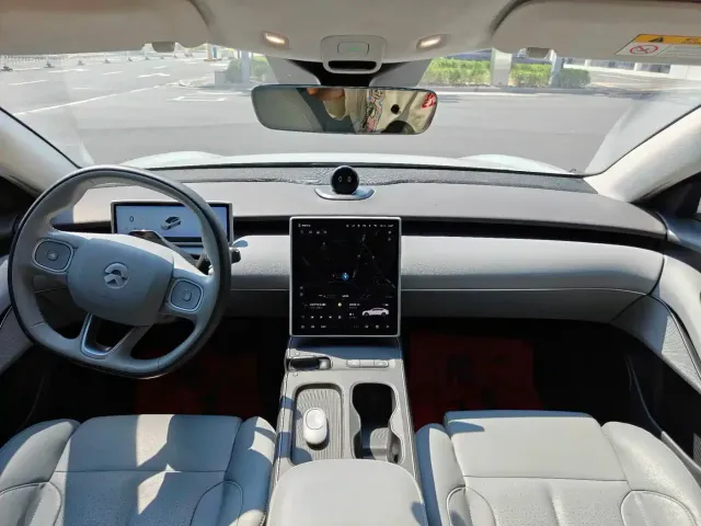 NIO NIO ET5 2022 75kWh — Фото автомобиля 10