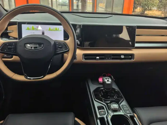 Geely ICON — Фото автомобиля 12