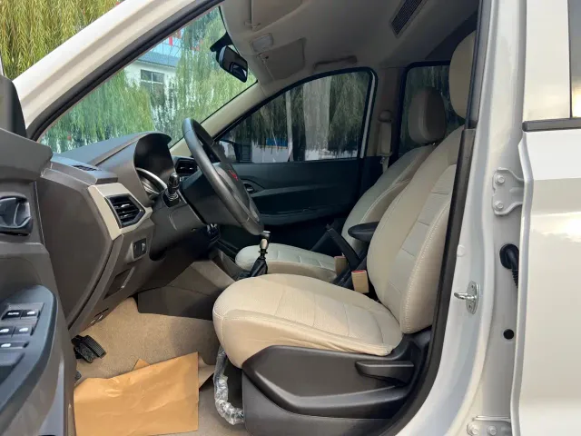 Wuling Hongguang — Фото автомобиля 16