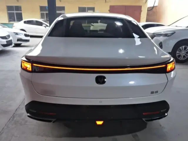 Changan Eado — Фото автомобиля 5