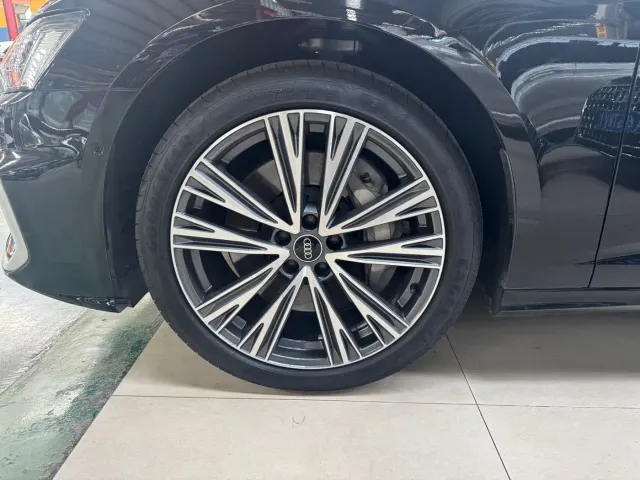 Audi A6L — Фото автомобиля 13
