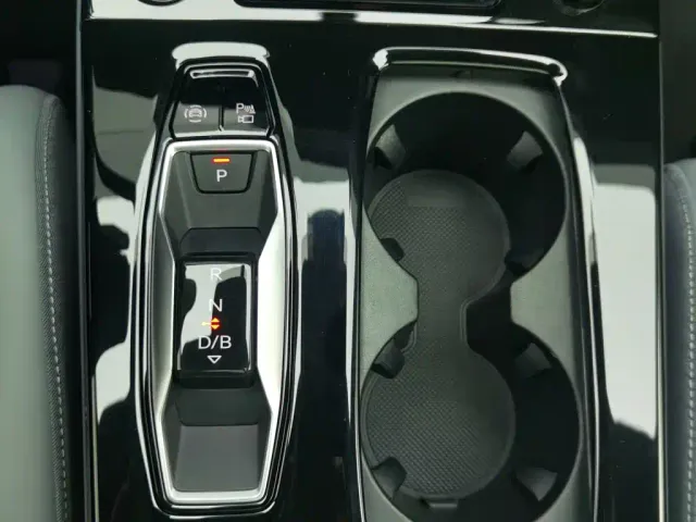 Audi Q6L e-tron — Фото автомобиля 13
