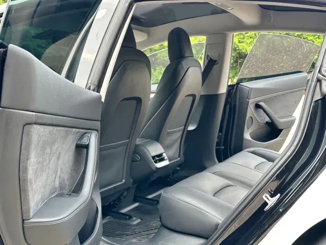 Tesla Model 3 — Фото автомобиля 7