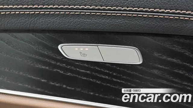 Mercedes-Benz E-Class — Фото автомобиля 30