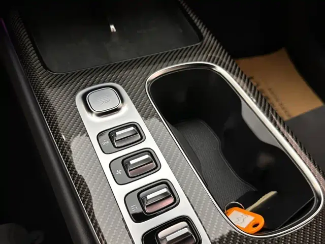 Xiaomi SU7 Ultra — Фото автомобиля 19