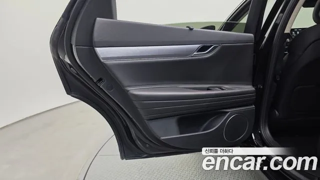 Genesis G80 RG3 — Фото автомобиля 14