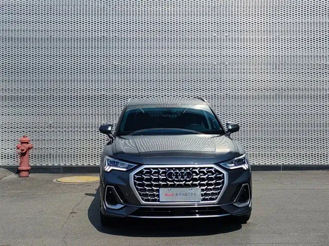 Audi Q3 — Фото автомобиля 2
