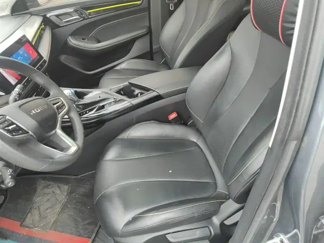 Roewe i5 — Фото автомобиля 14