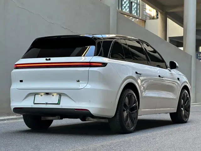 Li Auto L6 — Фото автомобиля 5