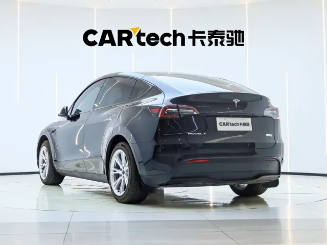 Tesla Model Y — Фото автомобиля 5